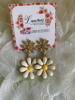 Mirna Daisy Earrings with Gold Accents